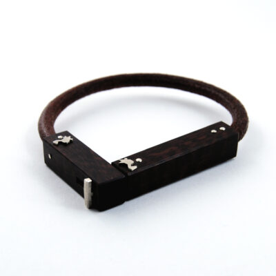 Shelter/\Heritage braceletT1